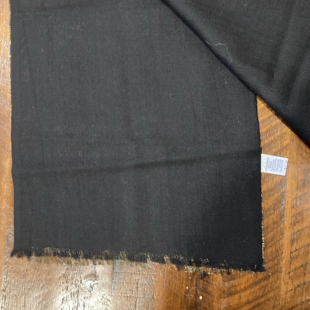Club 7 Echo Silk Wool Paisley Fall Scarf View 5